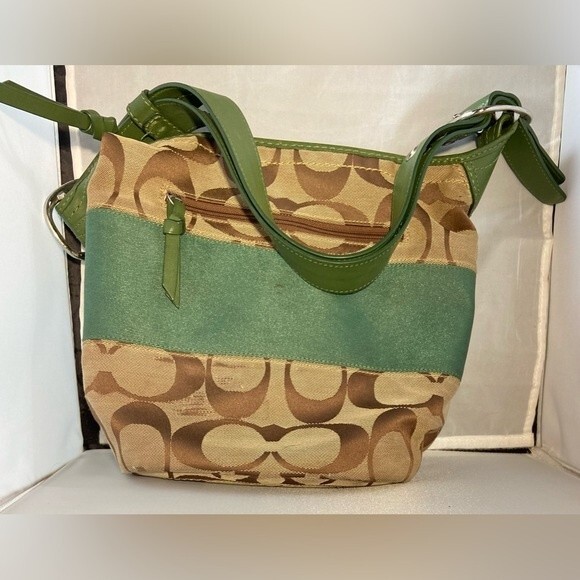 Coach Signature Classic C Bucket Bag - green/Tan color - Picture 4 of 8